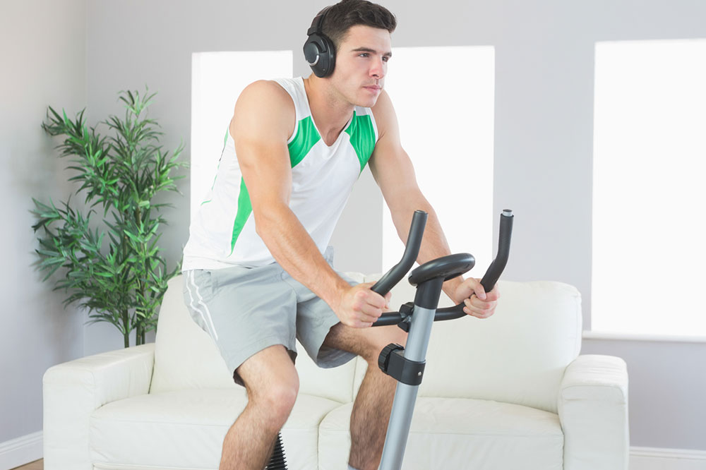 The Pros and Cons of Exercising at Home